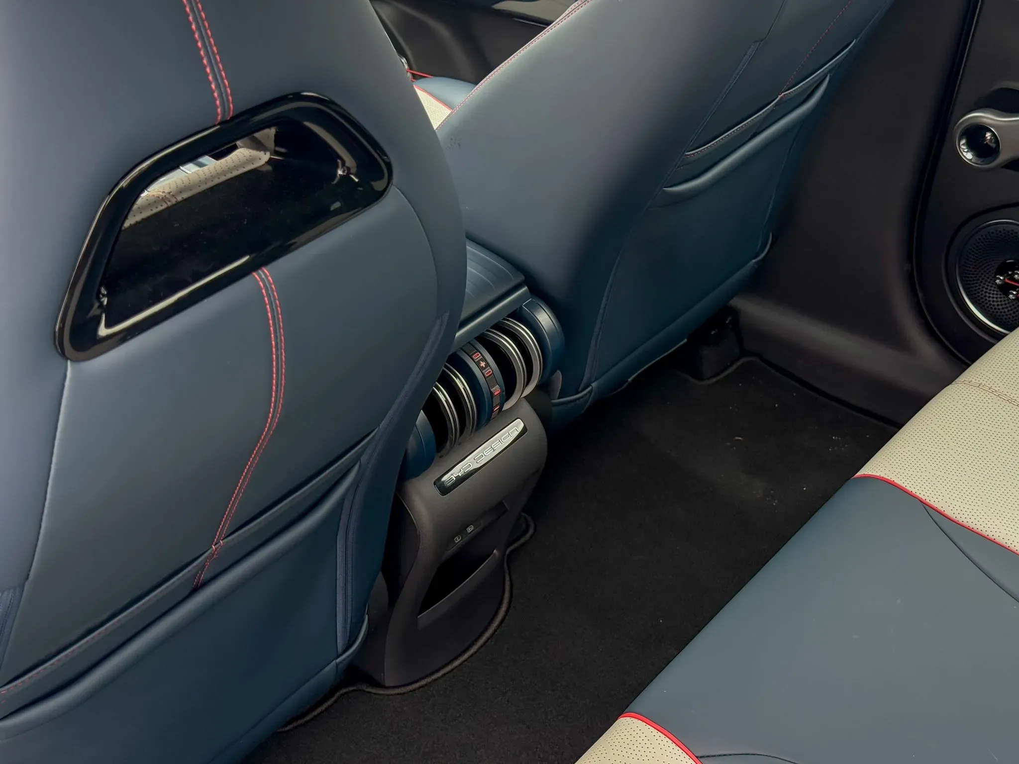 imgi_31_API_NCAUTO_17647596519840-0